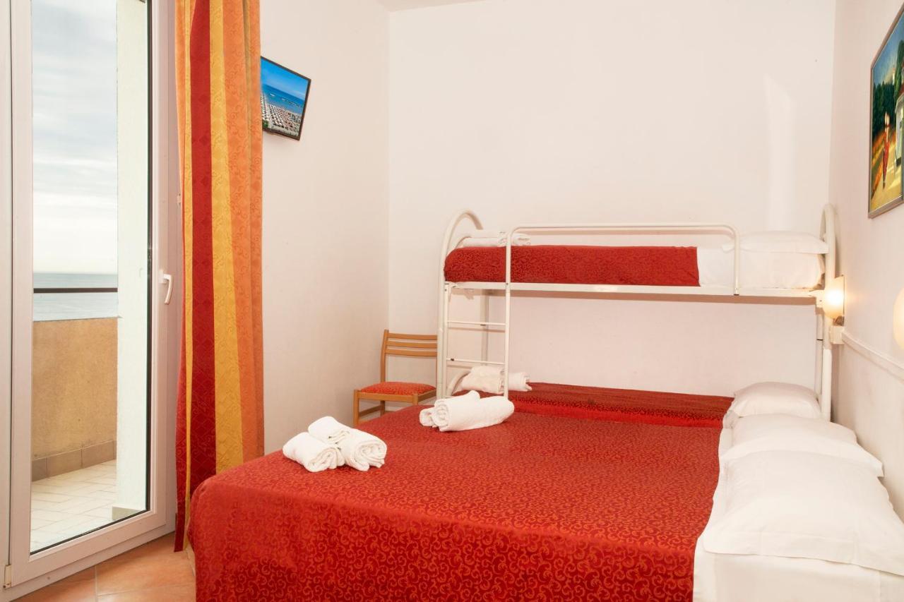 Hotel Salsedine " 5 Mt From The Beach ! " Римини Экстерьер фото