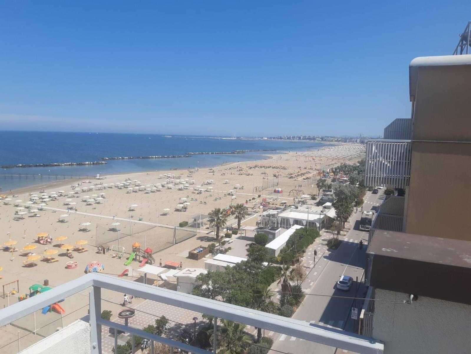 Hotel Salsedine " 5 Mt From The Beach ! " Римини Экстерьер фото