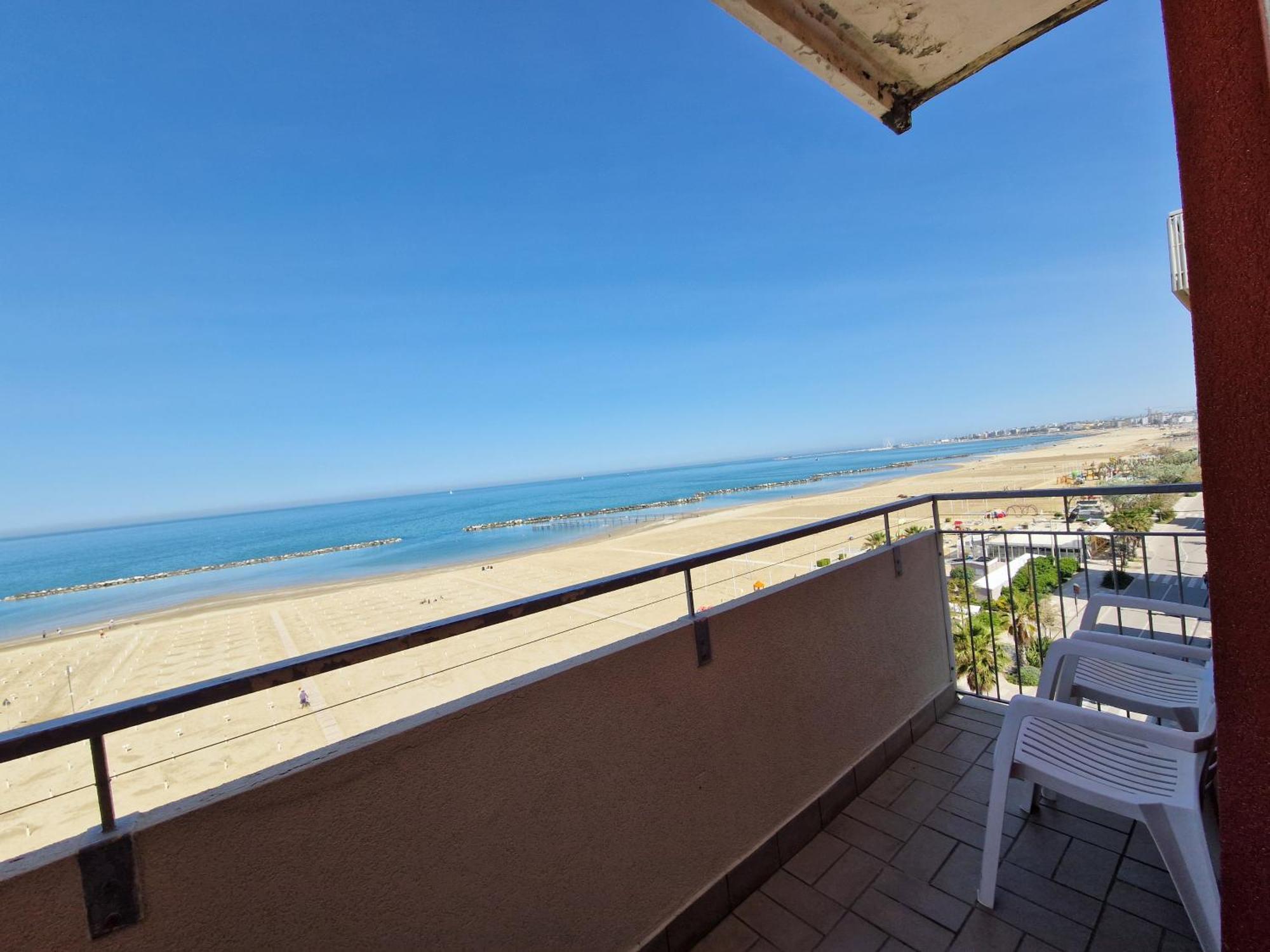 Hotel Salsedine " 5 Mt From The Beach ! " Римини Экстерьер фото