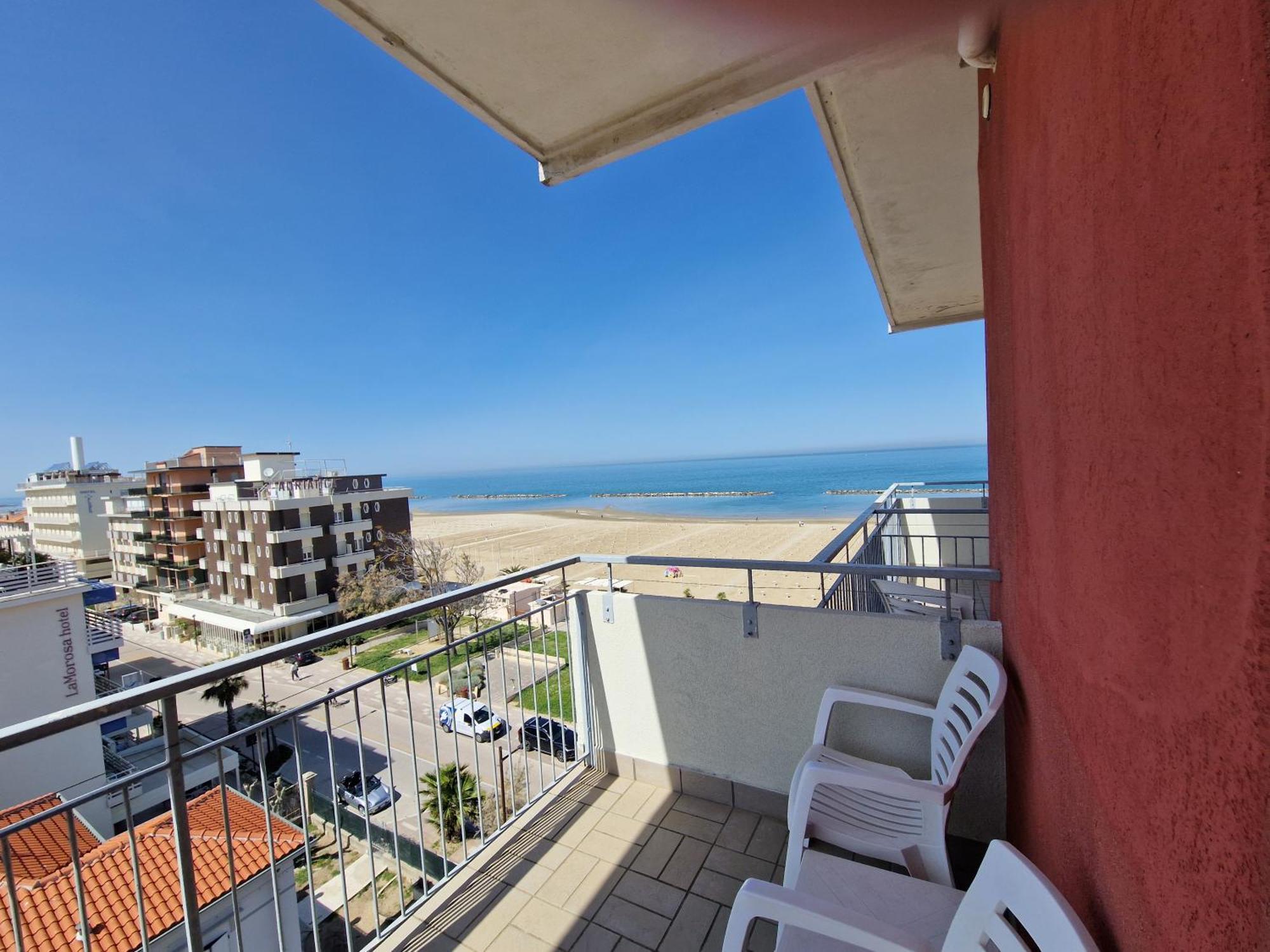 Hotel Salsedine " 5 Mt From The Beach ! " Римини Экстерьер фото