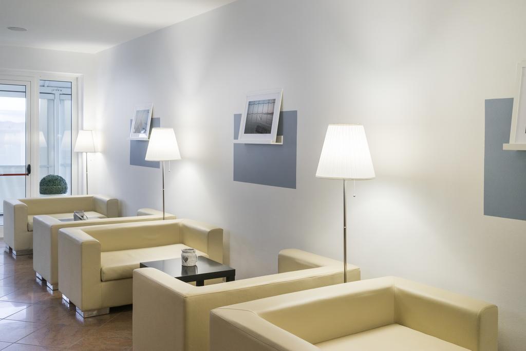 Hotel Salsedine " 5 Mt From The Beach ! " Римини Экстерьер фото